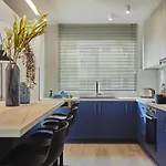 Galadriel Apartment *